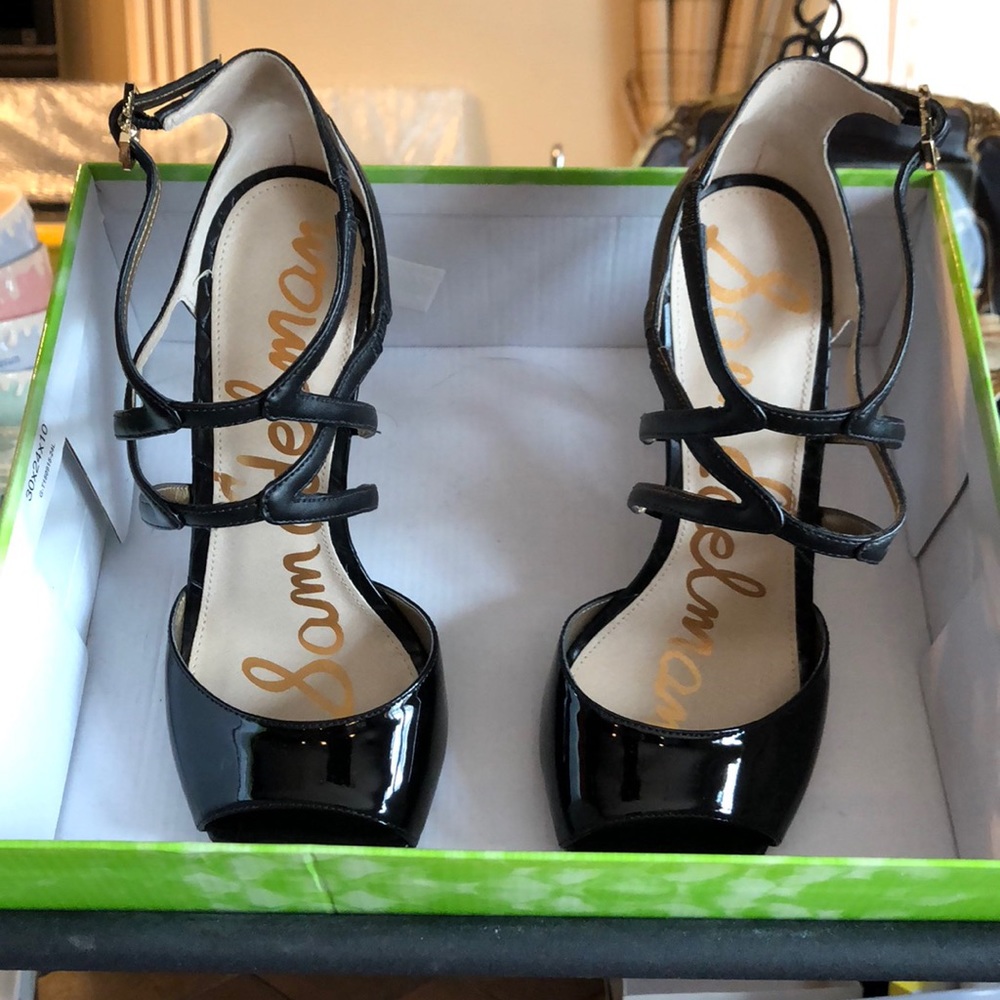 Sam Edelman strappy front peep toe heels